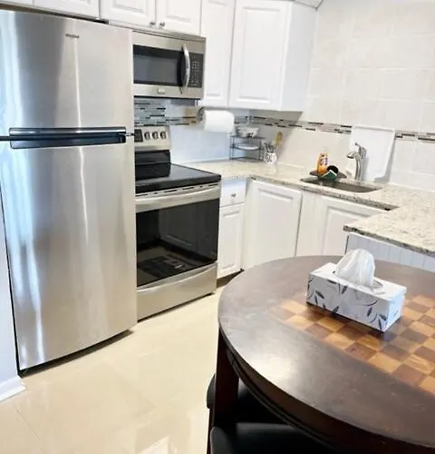 300 Robin Dr Walking Distance To Apartment