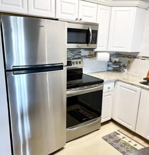 300 Robin Dr Walking Distance To