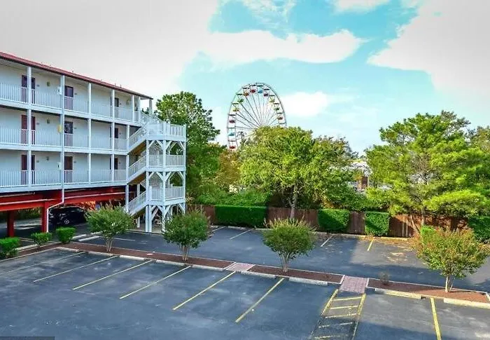 300 Robin Dr Walking Distance To Apartment