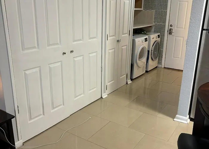 300 Robin Dr Walking Distance To